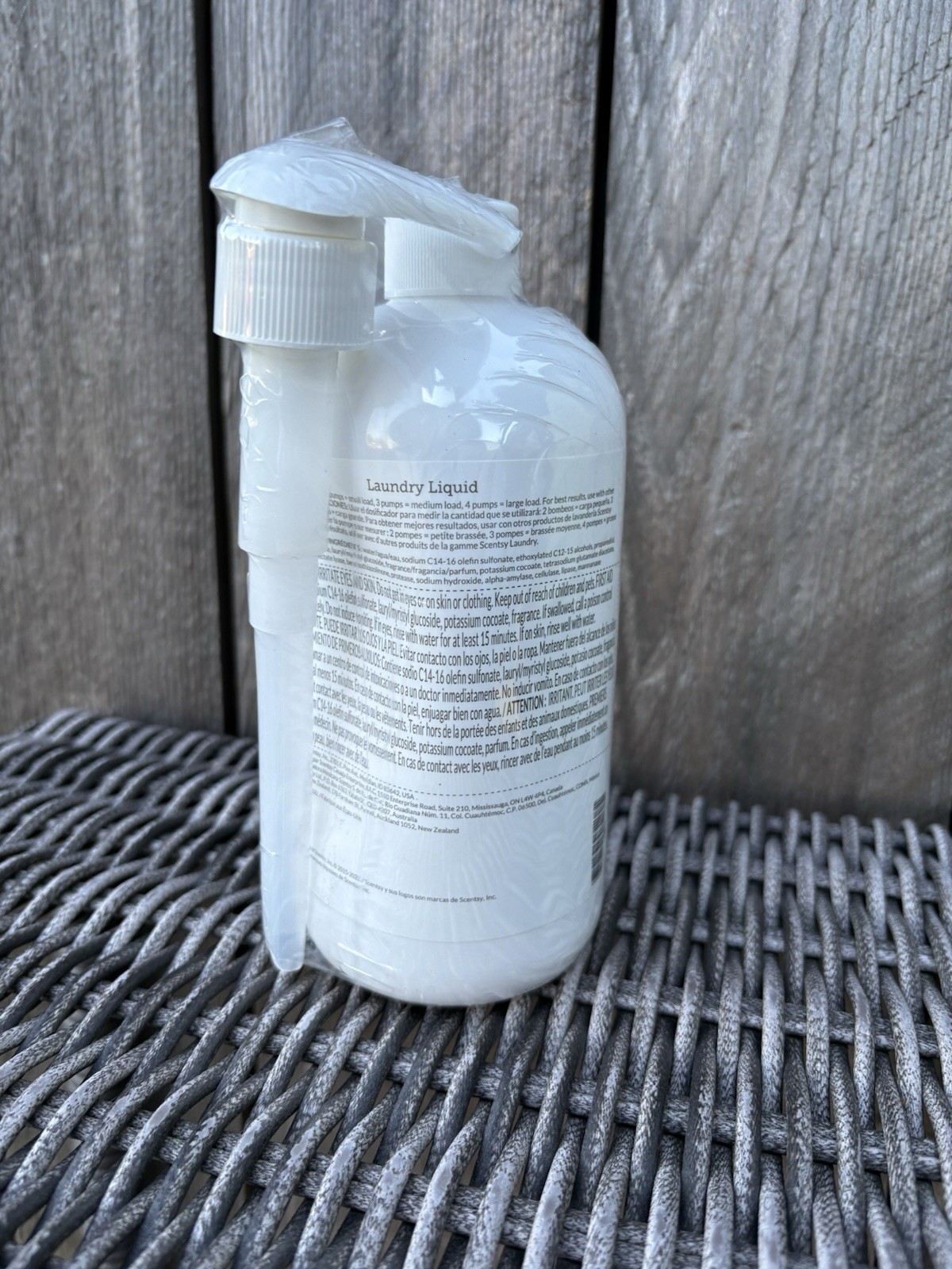 New Scentsy Laundry Liquid Cranberry & Tinsel 20 Fl Oz / 591 ml W Pump