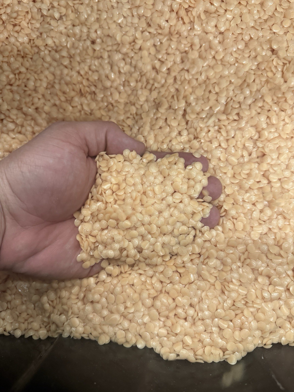 Made In USA – BULK 30 Lb. Off White Color Case of Laundry Scent Beads – Vanilla