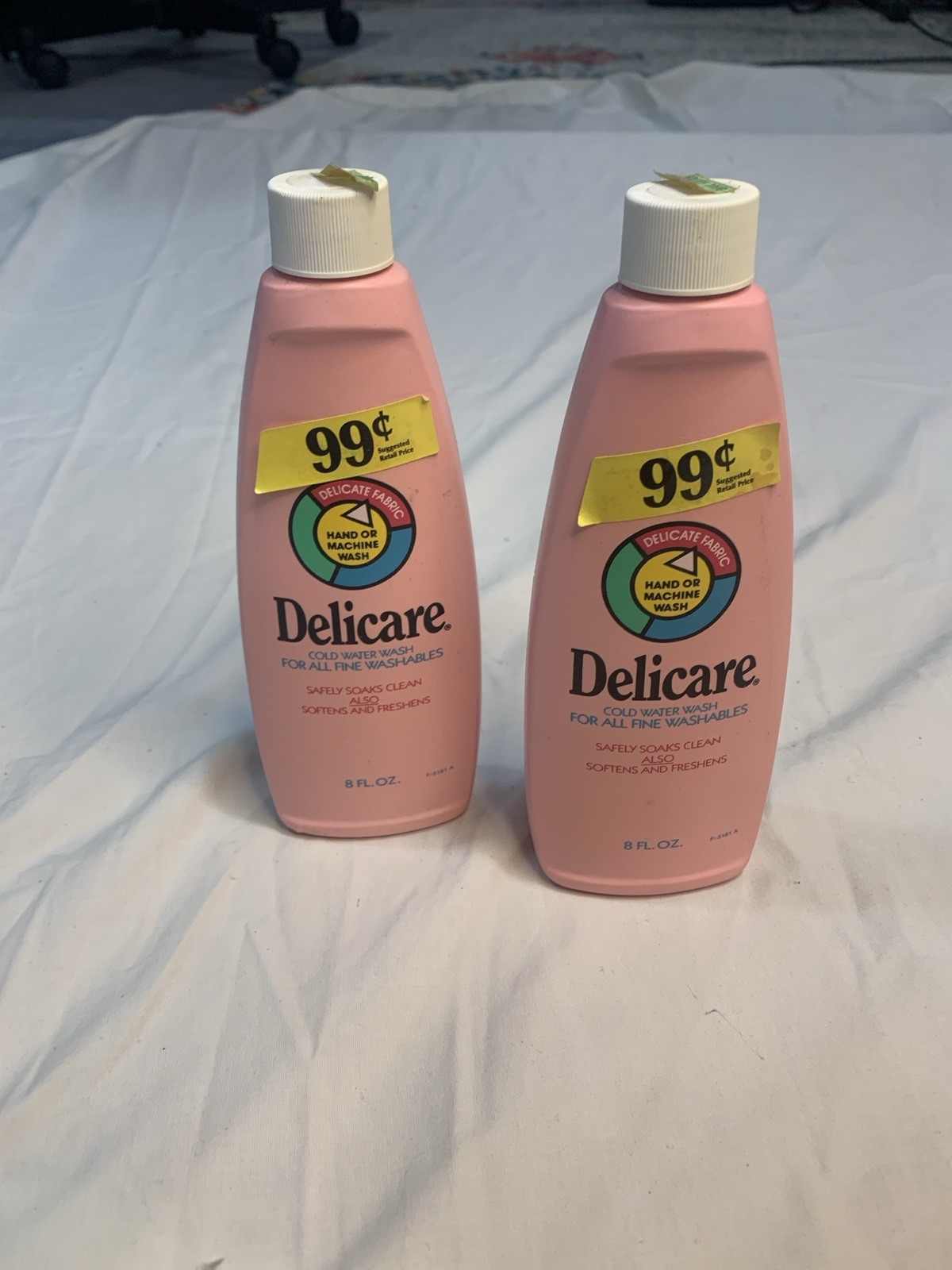 2 VTG HTF Delicare Cold Water Wash Fine Washables 8 Oz Delicate Fabrics Full