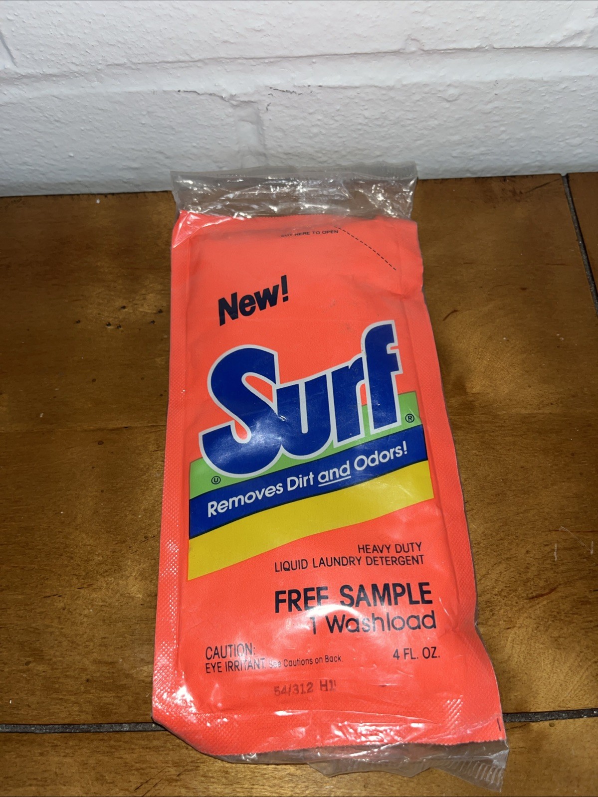 Surf Laundry Detergent Liquid 4 OZ SAMPLE Size UNOPENED Vintage