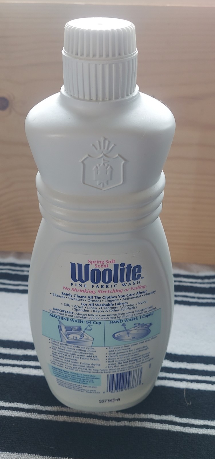 Vinage 90’s Woolite 32 Ounce Spring Soft Scent Full