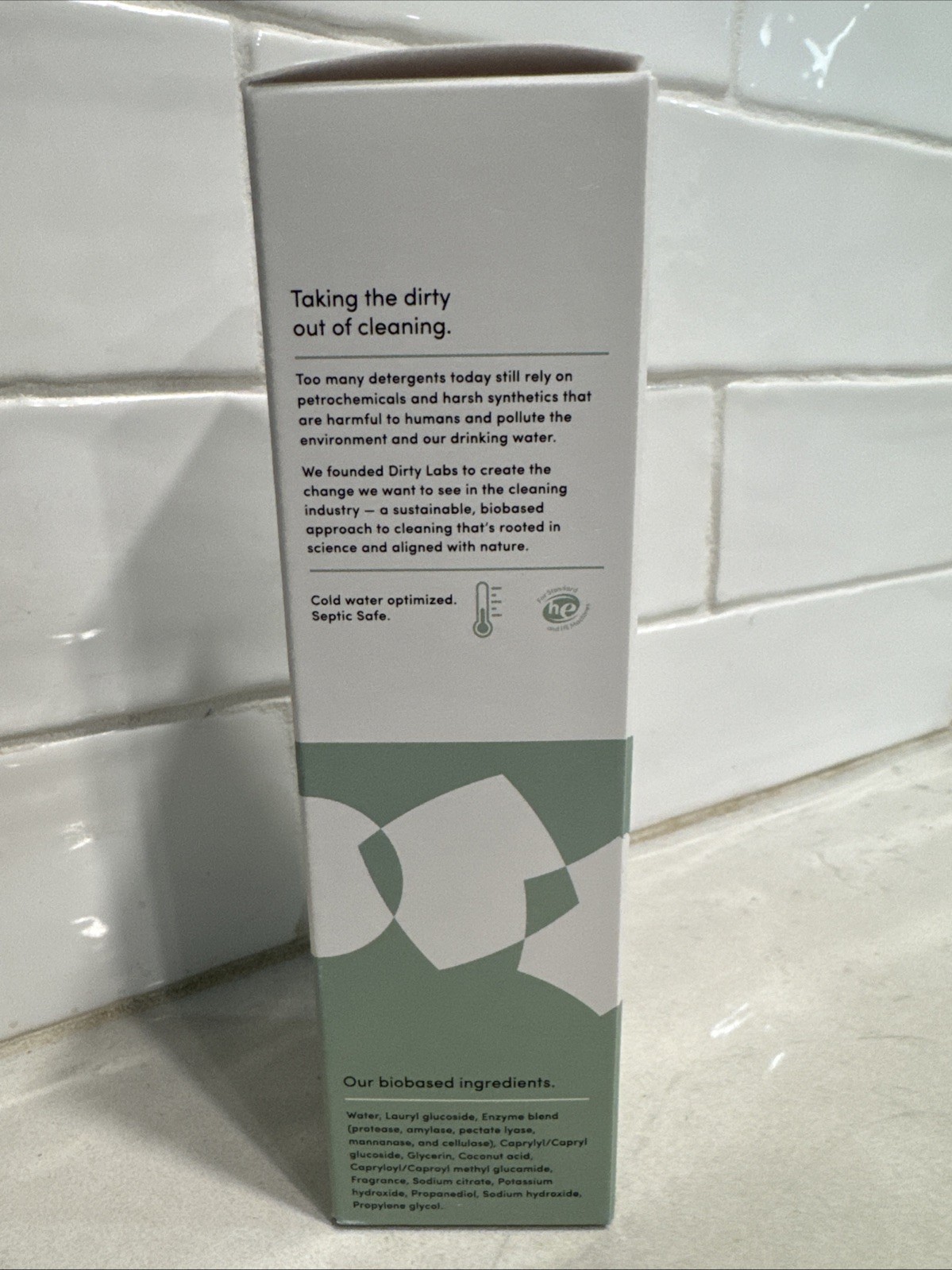 Dirty Labs | Signature Scent | Bio-Liquid Laundry Detergent | 32 Loads 8.6 fl…