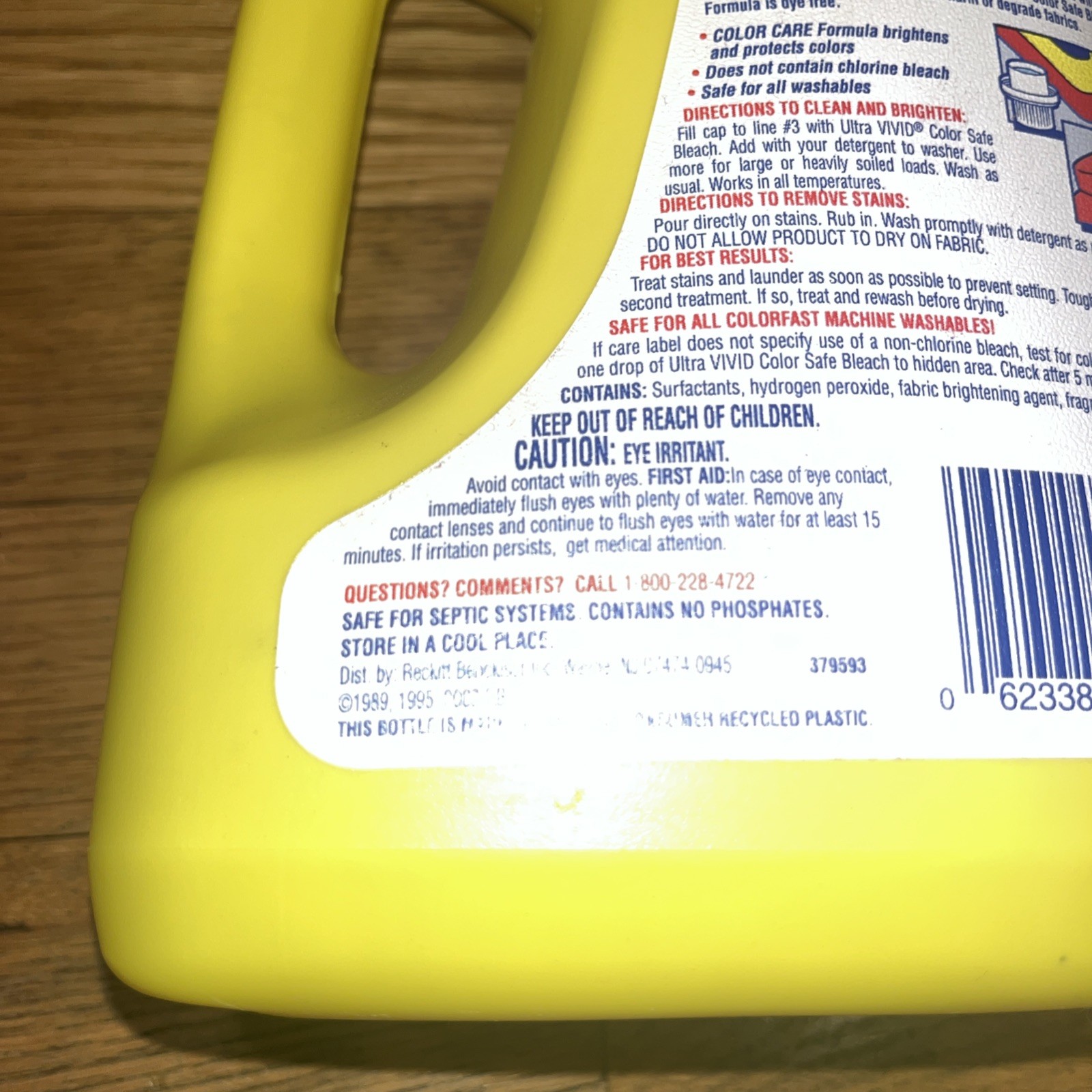 VINTAGE Vivid Color Safe Bleach / 50 fl oz Bottle Prop Collectors 2002