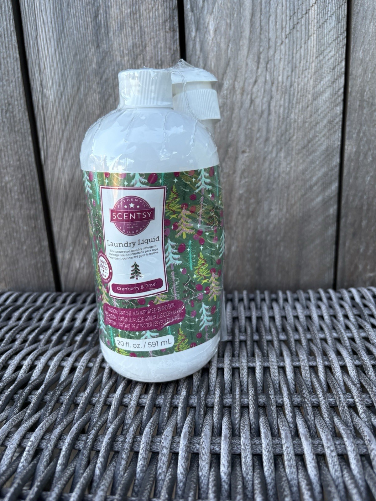 New Scentsy Laundry Liquid Cranberry & Tinsel 20 Fl Oz / 591 ml W Pump